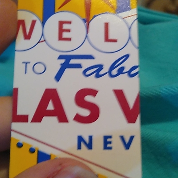 Teal short sleeve with shiny letters Las Vegas - Picture 8 of 8